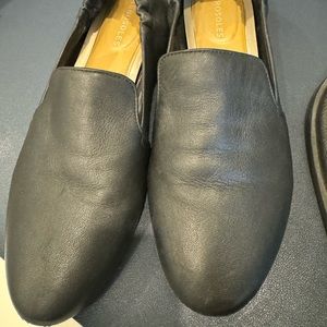 Aerosoles brand loafer size 8 1/2 women’s in black worn less than three times